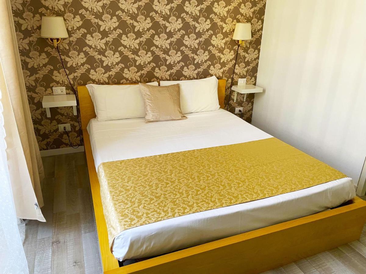 Appia 52 Hotel Рим Екстериор снимка