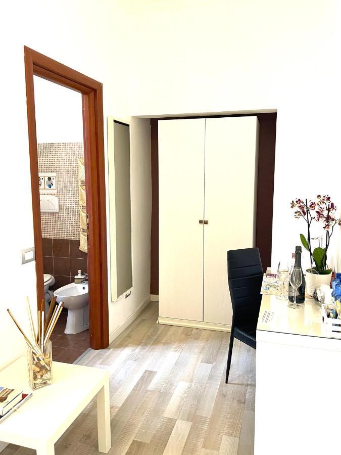 Appia 52 Hotel Рим Екстериор снимка