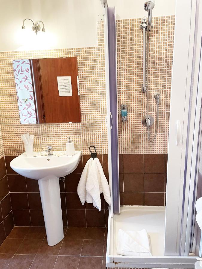 Appia 52 Hotel Рим Екстериор снимка