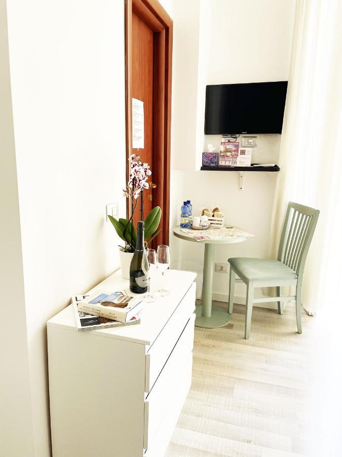 Appia 52 Hotel Рим Екстериор снимка