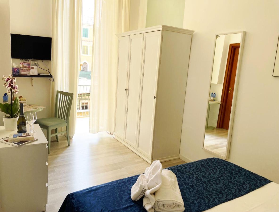 Appia 52 Hotel Рим Екстериор снимка